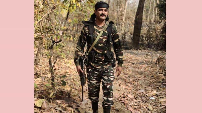 ಮೈಸೂರು: ಮರಕ್ಕೆ ಕಾರು ಡಿಕ್ಕಿ; ಸಿಆರ್ಪಿಎಫ್ ಯೋಧ ಸಾವು ಮೈಸೂರು: ಮರಕ್ಕೆ ಕಾರು ಡಿಕ್ಕಿ; ಸಿಆರ್ಪಿಎಫ್ ಯೋಧ ಸಾವು