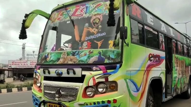 ದೊಡ್ಡಬಳ್ಳಾಪುರ: ಬಸ್ನಲ್ಲಿ 60ಕ್ಕೂ ಅಧಿಕ ಜನ ಸಂಚಾರ; ಬಸ್ನ ವಶಕ್ಕೆ ಪಡೆದ ಪೊಲೀಸರು