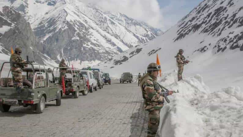 Indian Army: ಗಾಲ್ವಾನ್ ಸಂಘರ್ಷದಲ್ಲಿ ಹುತಾತ್ಮರಾದ ಯೋಧರಿಗಾಗಿ ಭಾರತೀಯ ಸೇನೆಯಿಂದ ಗಾಯನ ನಮನ; ವಿಡಿಯೋ ವೈರಲ್ Indian Army: ಗಾಲ್ವಾನ್ ಸಂಘರ್ಷದಲ್ಲಿ ಹುತಾತ್ಮರಾದ ಯೋಧರಿಗಾಗಿ ಭಾರತೀಯ ಸೇನೆಯಿಂದ ಗಾಯನ ನಮನ; ವಿಡಿಯೋ ವೈರಲ್