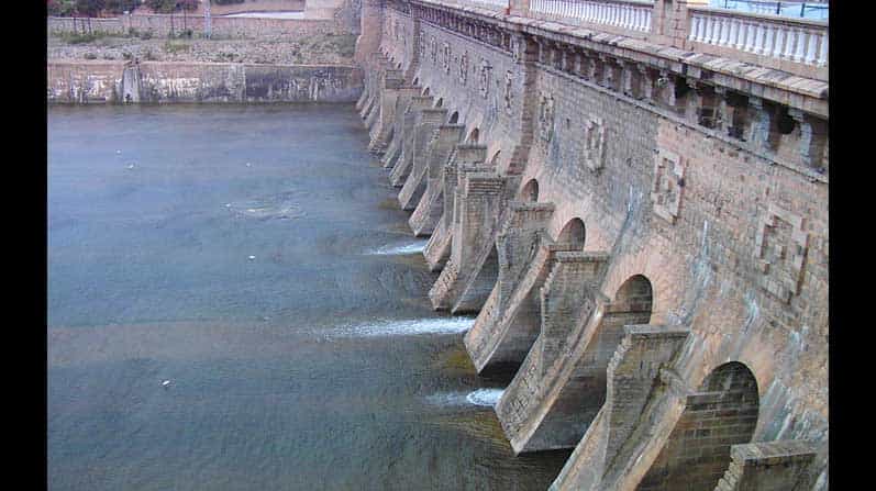 ಮಂಡ್ಯದಲ್ಲಿ ಏಕಾಏಕಿ ಕೇಳಿಬಂದ ಭಾರಿ ಶಬ್ದ; ಹುಟ್ಟಿಕೊಂಡಿತು ಅಕ್ರಮ ಗಣಿಗಾರಿಕೆಯ ಗುಮಾನಿ
