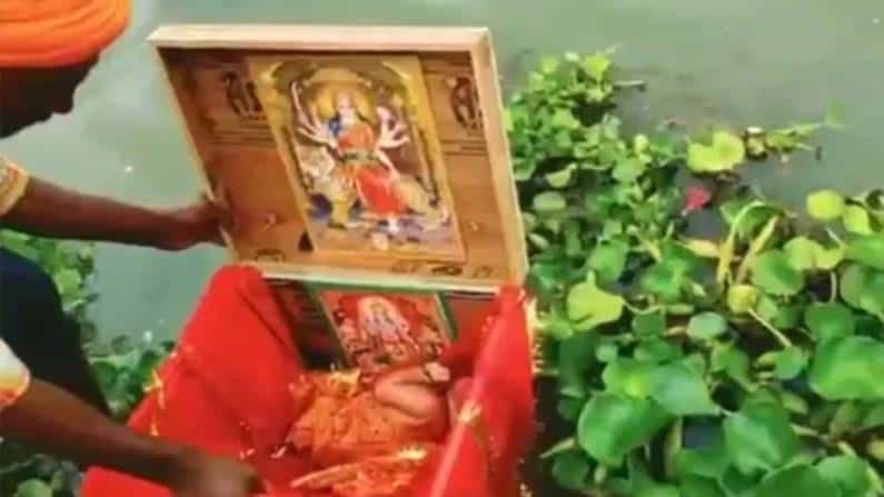 ಅಂಬಿಗನಿಗೆ ನವಜಾತ ಶಿಶುವನ್ನು ಉಡುಗೊರೆ ಕೊಟ್ಟ ಗಂಗಾನದಿ..: ಉತ್ತರ ಪ್ರದೇಶ ಮುಖ್ಯಮಂತ್ರಿ ಯೋಗಿ ಆದಿತ್ಯನಾಥ್ರಿಂದ ಭರವಸೆ, ಶ್ಲಾಘನೆ
