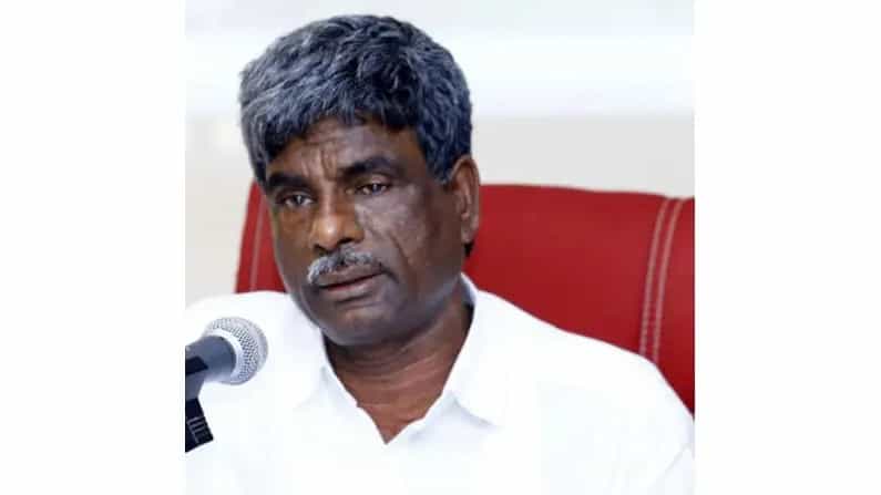 ಹಿಂದೂ ದೇಗುಲಗಳ ಹಣ ಅನ್ಯ ಧಾರ್ಮಿಕ ಕೇಂದ್ರಗಳಿಗೆ ಬಳಕೆ ತಡೆಹಿಡಿಯಲು ಕೋಟ ಶ್ರೀನಿವಾಸ ಪೂಜಾರಿ ಆದೇಶ ಹಿಂದೂ ದೇಗುಲಗಳ ಹಣ ಅನ್ಯ ಧಾರ್ಮಿಕ ಕೇಂದ್ರಗಳಿಗೆ ಬಳಕೆ ತಡೆಹಿಡಿಯಲು ಕೋಟ ಶ್ರೀನಿವಾಸ ಪೂಜಾರಿ ಆದೇಶ