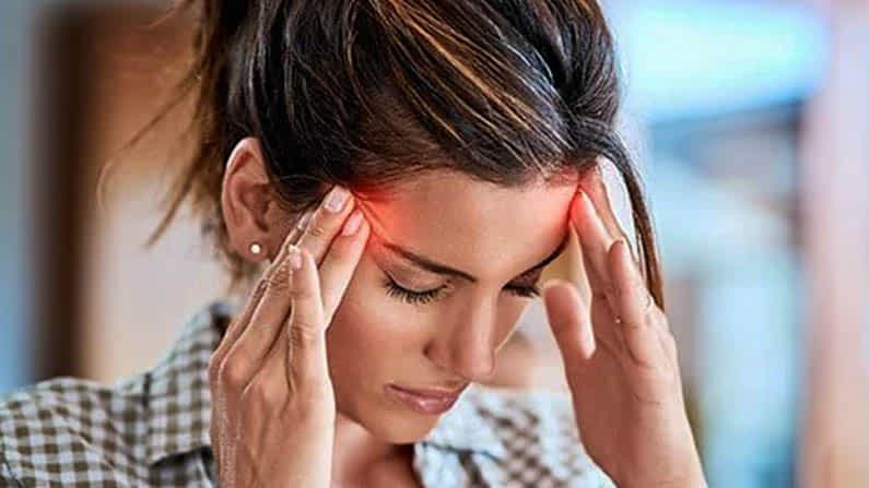 Health Tips: ನೀವು ಮೈಗ್ರೇನ್ನಿಂದ ಬಳಲುತ್ತಿದ್ದೀರಾ? ಚಿಂತೆ ಬೇಡ Health Tips: ನೀವು ಮೈಗ್ರೇನ್ನಿಂದ ಬಳಲುತ್ತಿದ್ದೀರಾ? ಚಿಂತೆ ಬೇಡ