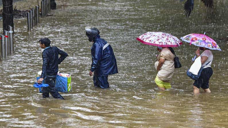 Mumbai Rains: ಮುಂಬೈನಲ್ಲಿ ಮುಂಬರುವ ನಾಲ್ಕು ದಿನ ಭರ್ಜರಿ ಮಳೆ ಸಾಧ್ಯತೆ, ರೆಡ್ ಅಲರ್ಟ್ ಘೋಷಣೆ Mumbai Rains: ಮುಂಬೈನಲ್ಲಿ ಮುಂಬರುವ ನಾಲ್ಕು ದಿನ ಭರ್ಜರಿ ಮಳೆ ಸಾಧ್ಯತೆ, ರೆಡ್ ಅಲರ್ಟ್ ಘೋಷಣೆ