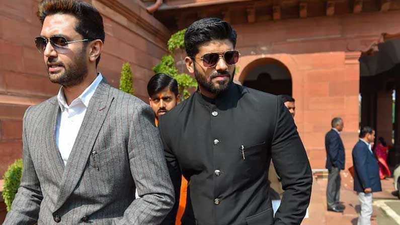 LJP Crisis: ಚಿರಾಗ್ ಪಾಸ್ವಾನ್ ಚಿಕ್ಕಪ್ಪನ ಮಗ ಪ್ರಿನ್ಸ್ ರಾಜ್ ವಿರುದ್ಧ ಲೈಂಗಿಕ ದೌರ್ಜನ್ಯ ಆರೋಪ LJP Crisis: ಚಿರಾಗ್ ಪಾಸ್ವಾನ್ ಚಿಕ್ಕಪ್ಪನ ಮಗ ಪ್ರಿನ್ಸ್ ರಾಜ್ ವಿರುದ್ಧ ಲೈಂಗಿಕ ದೌರ್ಜನ್ಯ ಆರೋಪ
