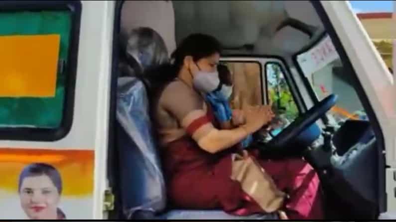 ಸ್ವತಃ ಆ್ಯಂಬುಲೆನ್ಸ್ ಚಾಲಿಸಿದ ಖಾನಾಪುರ ಶಾಸಕಿ ಅಂಜಲಿ ನಿಂಬಾಳ್ಕರ್! ಸ್ವತಃ ಆ್ಯಂಬುಲೆನ್ಸ್ ಚಾಲಿಸಿದ ಖಾನಾಪುರ ಶಾಸಕಿ ಅಂಜಲಿ ನಿಂಬಾಳ್ಕರ್!