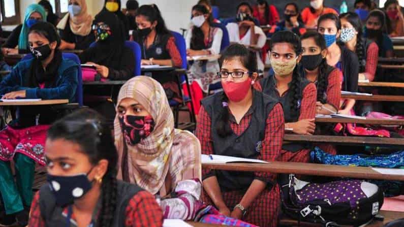SSLC Exam 2021 Revised Timetable: ಎಸ್​ಎಸ್​ಎಲ್​ಸಿ ಪರಿಷ್ಕೃತ ವೇಳಾಪಟ್ಟಿ ಬಿಡುಗಡೆ; ಇಲ್ಲಿದೆ ವಿವರ