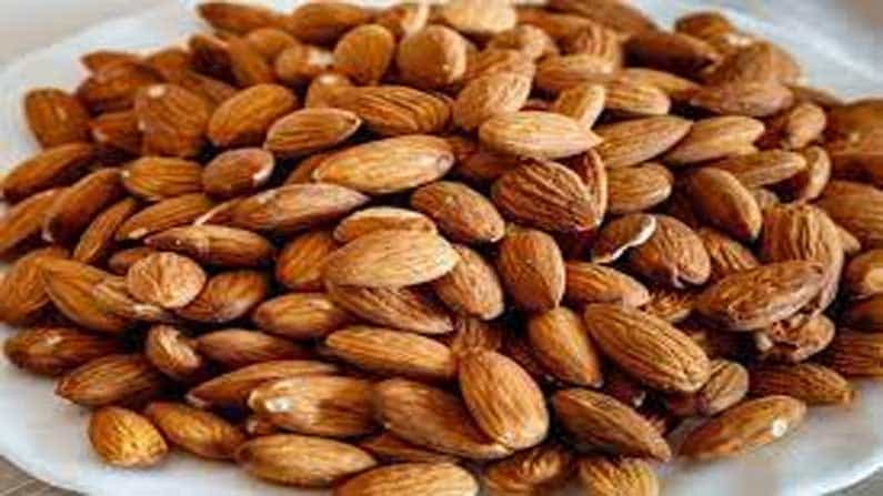 Health Tips: ಒಣ ಬಾದಾಮಿಗಿಂತ ನೀರಲ್ಲಿ ನೆನೆಸಿದ ಬಾದಾಮಿ ಸೇವನೆಯು ಆರೋಗ್ಯಕ್ಕೆ ಉತ್ತಮ