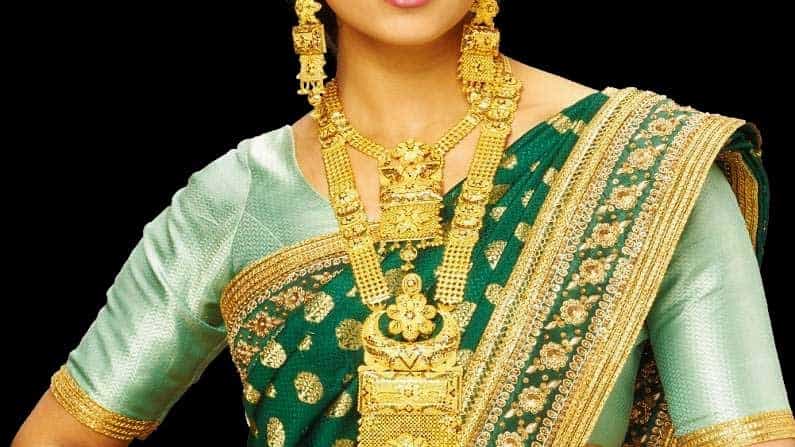 Gold Rate Today: ವೀಕೆಂಡ್ನಲ್ಲಿ ಆಭರಣದ ಬೆಲೆ ಎಷ್ಟು? ಚಿನ್ನದ ದರ ಮತ್ತಷ್ಟು ಇಳಿಕೆಯೇ? ದರ ವಿವರ ಹೀಗಿದೆ Gold Rate Today: ವೀಕೆಂಡ್ನಲ್ಲಿ ಆಭರಣದ ಬೆಲೆ ಎಷ್ಟು? ಚಿನ್ನದ ದರ ಮತ್ತಷ್ಟು ಇಳಿಕೆಯೇ? ದರ ವಿವರ ಹೀಗಿದೆ