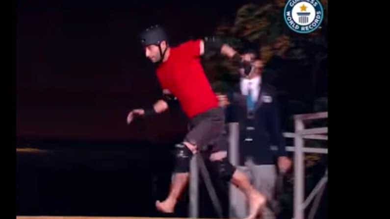 Viral Video: ಅತಿ ಹೆಚ್ಚು ವೇಗದಲ್ಲಿ ಗ್ರೀಸ್ ಹಚ್ಚಿದ ಕಂಬವನ್ನು ದಾಟುವವರು ಯಾರು? ವಿಡಿಯೋ ವೈರಲ್ Viral Video: ಅತಿ ಹೆಚ್ಚು ವೇಗದಲ್ಲಿ ಗ್ರೀಸ್ ಹಚ್ಚಿದ ಕಂಬವನ್ನು ದಾಟುವವರು ಯಾರು? ವಿಡಿಯೋ ವೈರಲ್