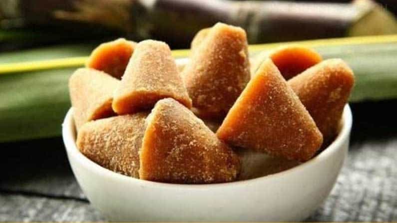 Jaggery Benefits: ಬೆಲ್ಲದ ಔಷಧೀಯ ಗುಣಗಳ ಬಗ್ಗೆ ನೀವು ತಿಳಿದರೆ, ಸಕ್ಕರೆ ಬದಲು ಸಿಹಿಗಾಗಿ ಇದನ್ನೇ ಬಳಸುತ್ತೀರಿ Jaggery Benefits: ಬೆಲ್ಲದ ಔಷಧೀಯ ಗುಣಗಳ ಬಗ್ಗೆ ನೀವು ತಿಳಿದರೆ, ಸಕ್ಕರೆ ಬದಲು ಸಿಹಿಗಾಗಿ ಇದನ್ನೇ ಬಳಸುತ್ತೀರಿ