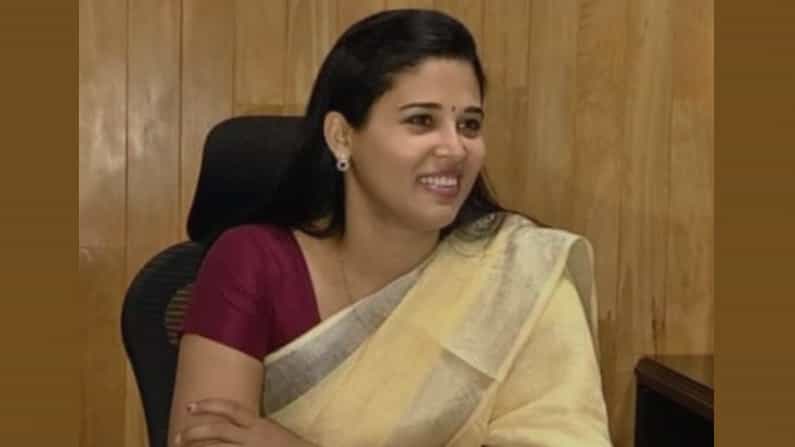 850 ಎಕರೆ ಚಾಮುಂಡಿ ಬೆಟ್ಟದ ಭೂ ವಿವಾದ; ಅಂದಿನ ಡಿಸಿ ಸಿಂಧೂರಿ ಮೇಲ್ಮನವಿ ತಿರಸ್ಕರಿಸಿದ ಸುಪ್ರೀಂ, ಅದು ಮಹಾರಾಜರ ಖಾಸಗಿ ಆಸ್ತಿ 850 ಎಕರೆ ಚಾಮುಂಡಿ ಬೆಟ್ಟದ ಭೂ ವಿವಾದ; ಅಂದಿನ ಡಿಸಿ ಸಿಂಧೂರಿ ಮೇಲ್ಮನವಿ ತಿರಸ್ಕರಿಸಿದ ಸುಪ್ರೀಂ, ಅದು ಮಹಾರಾಜರ ಖಾಸಗಿ ಆಸ್ತಿ