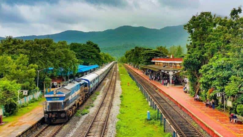 Indian Railways: ಸೀಟ್ ಬುಕಿಂಗ್ಗೆ ಹೊಸ ಕೋಡ್ಗಳನ್ನು ಪರಿಚಯಿಸಿದ ರೈಲ್ವೇ ಇಲಾಖೆ; ಪೂರ್ಣ ಪಟ್ಟಿ ಇಲ್ಲಿದೆ Indian Railways: ಸೀಟ್ ಬುಕಿಂಗ್ಗೆ ಹೊಸ ಕೋಡ್ಗಳನ್ನು ಪರಿಚಯಿಸಿದ ರೈಲ್ವೇ ಇಲಾಖೆ; ಪೂರ್ಣ ಪಟ್ಟಿ ಇಲ್ಲಿದೆ