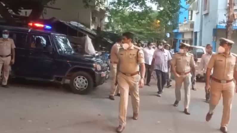 ರೌಡಿಶೀಟರ್ಸ್​ ಮನೆ ಮೇಲೆ ಬೆಳ್ಳಂಬೆಳಗ್ಗೆ ದಾಳಿ ನಡೆಸಿದ ಬೆಂಗಳೂರು ಪೊಲೀಸರು; 18 ಜನ ವಶಕ್ಕೆ