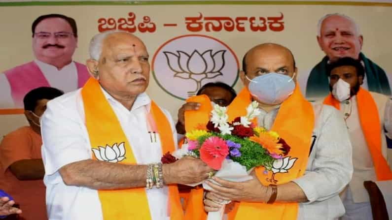ಯಡಿಯೂರಪ್ಪ ನಿವಾಸ ಪವರ್ ಹೌಸ್: ಸಚಿವ ಸಂಪುಟದಲ್ಲಿ ಸ್ಥಾನ ಗಿಟ್ಟಿಸಲು ಯಡಿಯೂರಪ್ಪ ನಿವಾಸಕ್ಕೆ ವಿಸಿಟ್ ಹಾಕುತ್ತಿರುವ ಆಪ್ತ ಶಾಸಕರು ಯಡಿಯೂರಪ್ಪ ನಿವಾಸ ಪವರ್ ಹೌಸ್: ಸಚಿವ ಸಂಪುಟದಲ್ಲಿ ಸ್ಥಾನ ಗಿಟ್ಟಿಸಲು ಯಡಿಯೂರಪ್ಪ ನಿವಾಸಕ್ಕೆ ವಿಸಿಟ್ ಹಾಕುತ್ತಿರುವ ಆಪ್ತ ಶಾಸಕರು