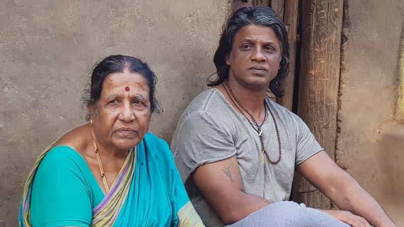 ಆನೇಕಲ್ನ ಕುಂಬಾರನಹಳ್ಳಿಯಲ್ಲಿ ದುನಿಯಾ ವಿಜಯ್ ತಾಯಿ ನಾರಾಯಣಮ್ಮ ಅಂತ್ಯಕ್ರಿಯೆ ಆನೇಕಲ್ನ ಕುಂಬಾರನಹಳ್ಳಿಯಲ್ಲಿ ದುನಿಯಾ ವಿಜಯ್ ತಾಯಿ ನಾರಾಯಣಮ್ಮ ಅಂತ್ಯಕ್ರಿಯೆ