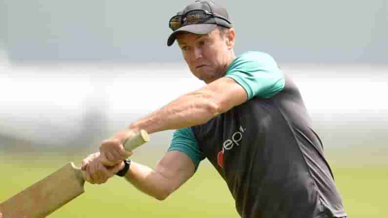 ಶ್ರೀಲಂಕಾ ಕ್ರಿಕೆಟ್ ಟೀಮಿನ ಬ್ಯಾಟಿಂಗ್ ಕೋಚ್ ಗ್ರ್ಯಾಂಟ್ ಫ್ಲಾವರ್ಗೆ ಕೊವಿಡ್-19 ಸೋಂಕು