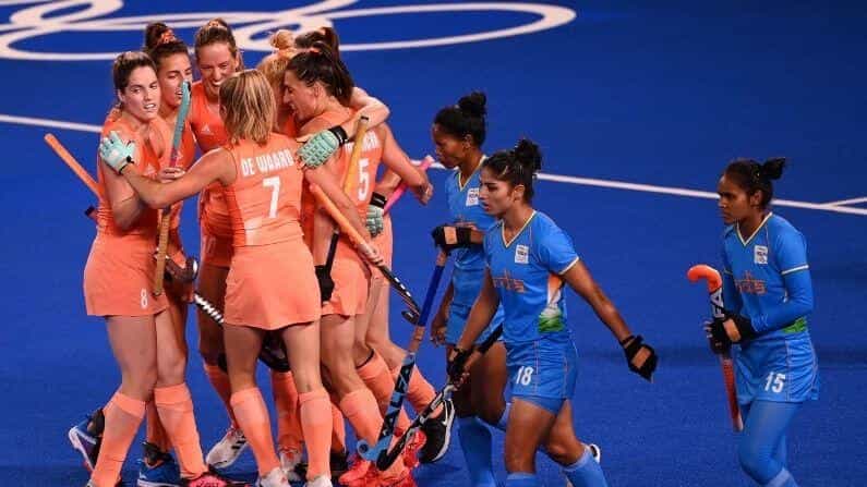 Tokyo Olympics: ಭಾರತದ ಮಹಿಳಾ ಹಾಕಿ ತಂಡಕ್ಕೆ ಕಳಪೆ ಆರಂಭ; ನೆದರ್ಲ್ಯಾಂಡ್ಸ್ ವಿರುದ್ಧದ ಮೊದಲ ಪಂದ್ಯದಲ್ಲಿ ಸೋಲು Tokyo Olympics: ಭಾರತದ ಮಹಿಳಾ ಹಾಕಿ ತಂಡಕ್ಕೆ ಕಳಪೆ ಆರಂಭ; ನೆದರ್ಲ್ಯಾಂಡ್ಸ್ ವಿರುದ್ಧದ ಮೊದಲ ಪಂದ್ಯದಲ್ಲಿ ಸೋಲು