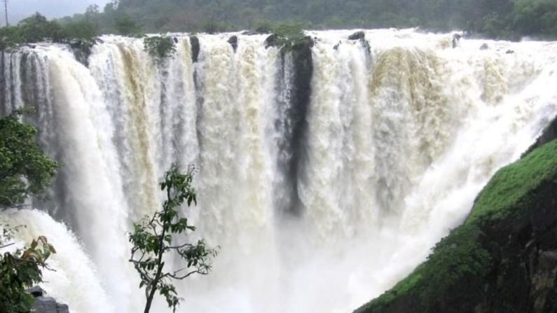 ಬೆಂಗಳೂರಿನಿಂದ ಜೋಗ ಜಲಪಾತ ವೀಕ್ಷಿಸಲು ಬರುವವರಿಗೆ ವಿಶೇಷ ಬಸ್​ ವ್ಯವಸ್ಥೆ ಕಲ್ಪಿಸಿದ ಕೆಎಸ್​ಆರ್​ಟಿಸಿ