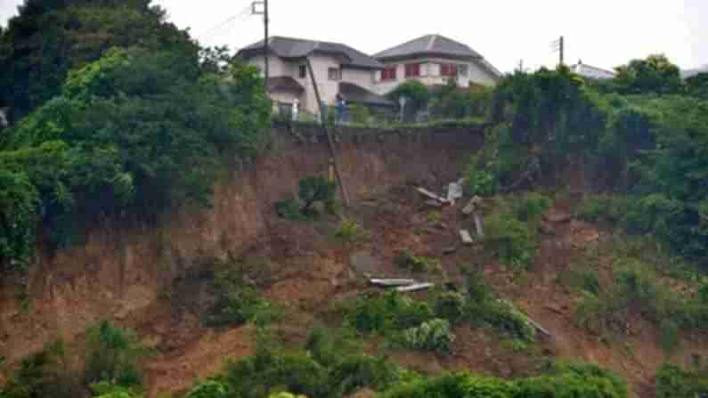 Japan Rain: ಅಬ್ಬರದ ಮಳೆಗೆ ತತ್ತರಿಸುತ್ತಿದೆ ಜಪಾನ್​; ಇಂದು ಮುಂಜಾನೆ ಅಟಾಮಿಯಲ್ಲಿ ಕಂಡ ದೃಶ್ಯ ನೋಡಿ ಹೆದರಿದ ಸ್ಥಳೀಯರು