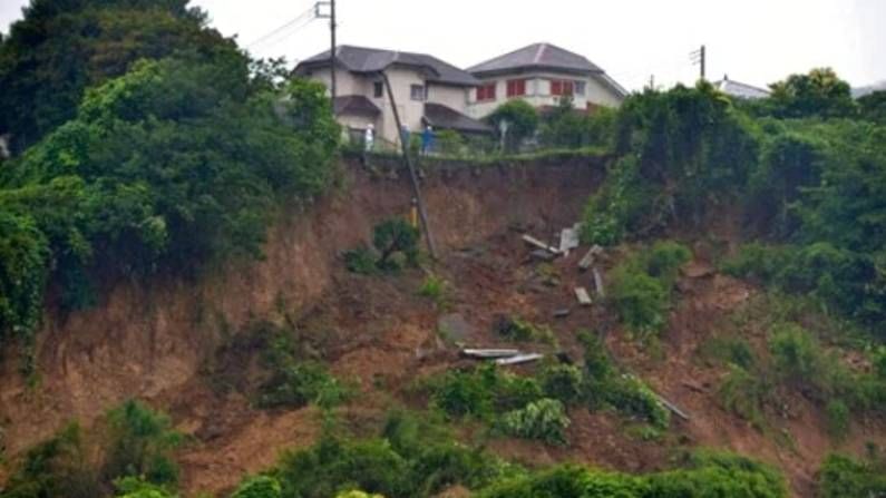 Japan Rain: ಅಬ್ಬರದ ಮಳೆಗೆ ತತ್ತರಿಸುತ್ತಿದೆ ಜಪಾನ್​; ಇಂದು ಮುಂಜಾನೆ ಅಟಾಮಿಯಲ್ಲಿ ಕಂಡ ದೃಶ್ಯ ನೋಡಿ ಹೆದರಿದ ಸ್ಥಳೀಯರು