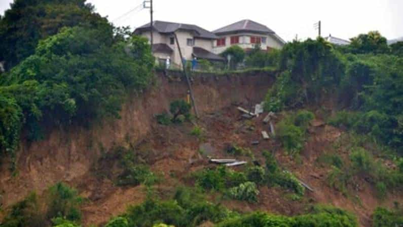 Japan Rain: ಅಬ್ಬರದ ಮಳೆಗೆ ತತ್ತರಿಸುತ್ತಿದೆ ಜಪಾನ್; ಇಂದು ಮುಂಜಾನೆ ಅಟಾಮಿಯಲ್ಲಿ ಕಂಡ ದೃಶ್ಯ ನೋಡಿ ಹೆದರಿದ ಸ್ಥಳೀಯರು Japan Rain: ಅಬ್ಬರದ ಮಳೆಗೆ ತತ್ತರಿಸುತ್ತಿದೆ ಜಪಾನ್; ಇಂದು ಮುಂಜಾನೆ ಅಟಾಮಿಯಲ್ಲಿ ಕಂಡ ದೃಶ್ಯ ನೋಡಿ ಹೆದರಿದ ಸ್ಥಳೀಯರು