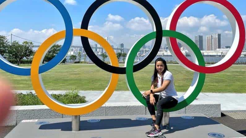 Mirabai Chanu: ಒಲಿಂಪಿಕ್ಸ್ನಲ್ಲಿ ಕಣಕ್ಕಿಳಿಯುವ ಮುನ್ನ 2 ದಿನ ಉಪವಾಸ ಇದ್ದರಂತೆ ಬೆಳ್ಳಿ ಹುಡುಗಿ ಮೀರಾಬಾಯಿ; ಕಾರಣ ಇಲ್ಲಿದೆ Mirabai Chanu: ಒಲಿಂಪಿಕ್ಸ್ನಲ್ಲಿ ಕಣಕ್ಕಿಳಿಯುವ ಮುನ್ನ 2 ದಿನ ಉಪವಾಸ ಇದ್ದರಂತೆ ಬೆಳ್ಳಿ ಹುಡುಗಿ ಮೀರಾಬಾಯಿ; ಕಾರಣ ಇಲ್ಲಿದೆ