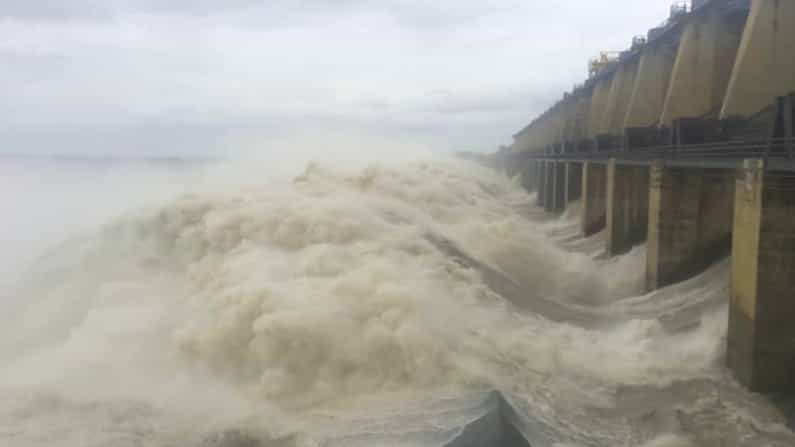 Karnataka Dams: ಜುಲೈ18 ರವರೆಗೂ ವರುಣನ ಆರ್ಭಟ, ಜಲಾಶಯಗಳತ್ತ ಹರಿದುಬರುತ್ತಿದೆ ಮಳೆ ನೀರು Karnataka Dams: ಜುಲೈ18 ರವರೆಗೂ ವರುಣನ ಆರ್ಭಟ, ಜಲಾಶಯಗಳತ್ತ ಹರಿದುಬರುತ್ತಿದೆ ಮಳೆ ನೀರು