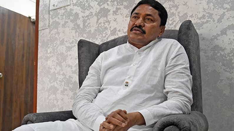 ತನ್ನ ಮೇಲೆ ಉದ್ಧವ್ ಠಾಕ್ರೆ ಮತ್ತು ಅಜಿತ್ ಪವಾರ್ ನಿಗಾ ಇಟ್ಟಿದ್ದಾರೆಂದು ಹೇಳಿ ಮಹಾರಾಷ್ಟ್ರ ಸರ್ಕಾರದಲ್ಲಿ ಬಿರುಕು ಹೆಚ್ಚಿಸಿದ ಎಮ್ಪಿಸಿಸಿ ಅಧ್ಯಕ್ಷ ನಾನಾ ಪಟೋಲೆ ತನ್ನ ಮೇಲೆ ಉದ್ಧವ್ ಠಾಕ್ರೆ ಮತ್ತು ಅಜಿತ್ ಪವಾರ್ ನಿಗಾ ಇಟ್ಟಿದ್ದಾರೆಂದು ಹೇಳಿ ಮಹಾರಾಷ್ಟ್ರ ಸರ್ಕಾರದಲ್ಲಿ ಬಿರುಕು ಹೆಚ್ಚಿಸಿದ ಎಮ್ಪಿಸಿಸಿ ಅಧ್ಯಕ್ಷ ನಾನಾ ಪಟೋಲೆ