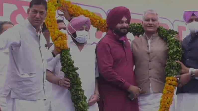 ಪ್ರತಿಯೊಬ್ಬ ಕಾಂಗ್ರೆಸ್ ಕಾರ್ಯಕರ್ತನೂ ಈಗ ಪಕ್ಷದ ಅಧ್ಯಕ್ಷ; ಪಿಪಿಸಿಸಿ ಅಧ್ಯಕ್ಷರಾಗಿ ಅಧಿಕಾರ ಸ್ವೀಕರಿಸಿದ ನವಜೋತ್ ಸಿಂಗ್ ಸಿಧು ಪ್ರತಿಯೊಬ್ಬ ಕಾಂಗ್ರೆಸ್ ಕಾರ್ಯಕರ್ತನೂ ಈಗ ಪಕ್ಷದ ಅಧ್ಯಕ್ಷ; ಪಿಪಿಸಿಸಿ ಅಧ್ಯಕ್ಷರಾಗಿ ಅಧಿಕಾರ ಸ್ವೀಕರಿಸಿದ ನವಜೋತ್ ಸಿಂಗ್ ಸಿಧು