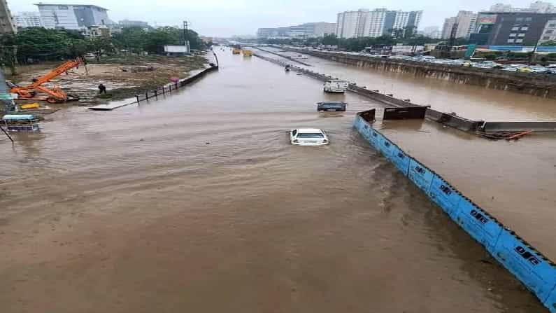 Gurugram Rains: ಭಾರೀ ಮಳೆಯಿಂದ ನದಿಗಳಾದ ಗುರುಗ್ರಾಮದ ರಸ್ತೆಗಳು; ನೀರಿನಲ್ಲಿ ತೇಲಿಬಂದ ಕಾರುಗಳ ವಿಡಿಯೋ ವೈರಲ್ Gurugram Rains: ಭಾರೀ ಮಳೆಯಿಂದ ನದಿಗಳಾದ ಗುರುಗ್ರಾಮದ ರಸ್ತೆಗಳು; ನೀರಿನಲ್ಲಿ ತೇಲಿಬಂದ ಕಾರುಗಳ ವಿಡಿಯೋ ವೈರಲ್