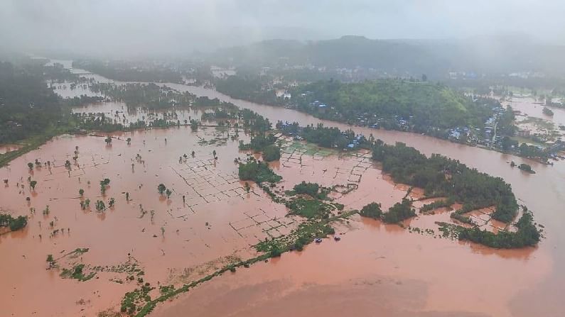 Maharashtra Rains: ಮಹಾರಾಷ್ಟ್ರದಲ್ಲಿ ಮಳೆಯ ರೌದ್ರಾವತಾರ; ರತ್ನಗಿರಿ ಆಸ್ಪತ್ರೆಗೆ ನೀರು ನುಗ್ಗಿ 8 ಕೋವಿಡ್ ರೋಗಿಗಳು ಸಾವು Maharashtra Rains: ಮಹಾರಾಷ್ಟ್ರದಲ್ಲಿ ಮಳೆಯ ರೌದ್ರಾವತಾರ; ರತ್ನಗಿರಿ ಆಸ್ಪತ್ರೆಗೆ ನೀರು ನುಗ್ಗಿ 8 ಕೋವಿಡ್ ರೋಗಿಗಳು ಸಾವು