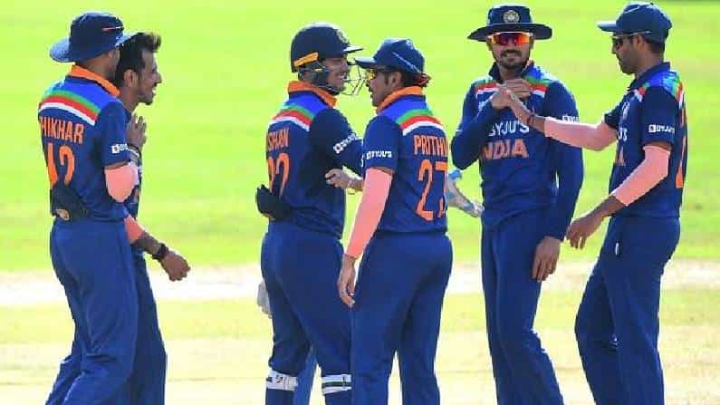 India vs Sri Lanka 1st T20: ಟೀಮ್ ಇಂಡಿಯಾದಲ್ಲಿ ಯುವ ಸ್ಪಿನ್ನರ್ಗೆ ಚೊಚ್ಚಲ ಅವಕಾಶ: ತಂಡದಲ್ಲಿ 2 ಬದಲಾವಣೆ ಸಾಧ್ಯತೆ..! India vs Sri Lanka 1st T20: ಟೀಮ್ ಇಂಡಿಯಾದಲ್ಲಿ ಯುವ ಸ್ಪಿನ್ನರ್ಗೆ ಚೊಚ್ಚಲ ಅವಕಾಶ: ತಂಡದಲ್ಲಿ 2 ಬದಲಾವಣೆ ಸಾಧ್ಯತೆ..!