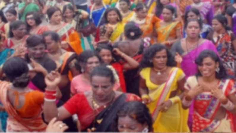 Gang War: ಬೆಂಗಳೂರು- ರಾಯಲಸೀಮಾ ಮಂಗಳಮುಖಿಯರ ಮಧ್ಯೆ ಸಿನಿಮಾ ರೀತಿಯ ಗ್ಯಾಂಗ್ ವಾರ್; ಏನಿದು ಗಲಾಟೆ? Gang War: ಬೆಂಗಳೂರು- ರಾಯಲಸೀಮಾ ಮಂಗಳಮುಖಿಯರ ಮಧ್ಯೆ ಸಿನಿಮಾ ರೀತಿಯ ಗ್ಯಾಂಗ್ ವಾರ್; ಏನಿದು ಗಲಾಟೆ?