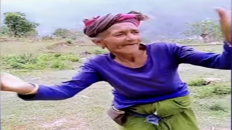 Viral Video: ಯುವತಿಯರೂ ನಾಚುವಂತೆ ಡ್ಯಾನ್ಸ್ ಮಾಡುವ 78ರ ಅಜ್ಜಿಯ ವಿಡಿಯೋ ವೈರಲ್; ಈಕೆ ಈಗ ಟಿಕ್ ಟಾಕ್ ಸ್ಟಾರ್!