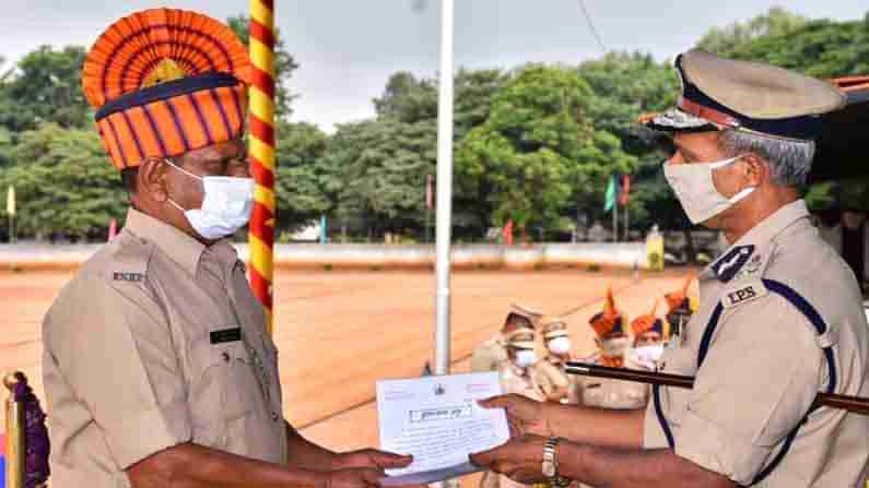 ಅಬ್ಬಾ! 10 ಕೆ.ಜಿ.ಗಿಂತ ಹೆಚ್ಚು ತೂಕ ಇಳಿಸಿದ ಬೆಂಗಳೂರಿನ ಪೊಲೀಸ್ ಸಿಬ್ಬಂದಿಗೆ ಪ್ರಶಂಸನಾ ಪತ್ರ, ಚಿತ್ರಗಳಿವೆ