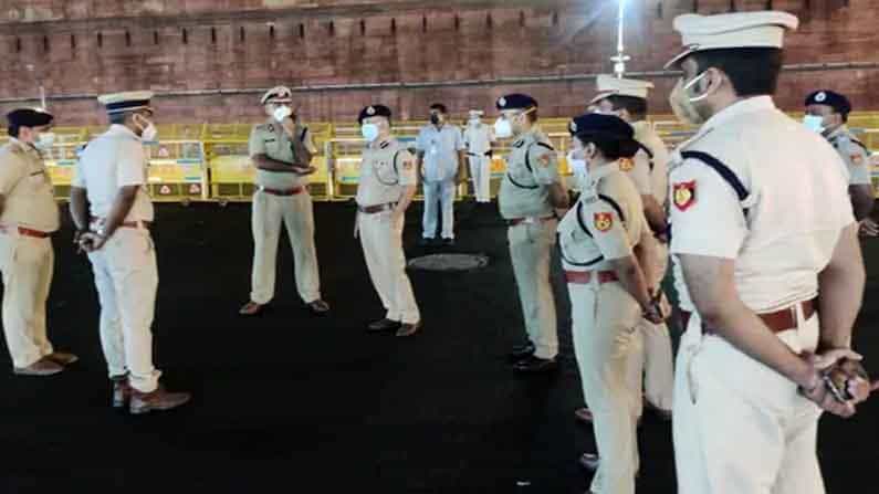 Kisan Parliament: ನಾಳೆಯಿಂದ ಜಂತರ್ ಮಂತರ್ನಲ್ಲಿ 'ಕಿಸಾನ್ ಪಾರ್ಲಿಮೆಂಟ್', ಪ್ರತಿದಿನ ಇಲ್ಲಿ ಸೇರಲಿದ್ದಾರೆ 200 ರೈತರು Kisan Parliament: ನಾಳೆಯಿಂದ ಜಂತರ್ ಮಂತರ್ನಲ್ಲಿ 'ಕಿಸಾನ್ ಪಾರ್ಲಿಮೆಂಟ್', ಪ್ರತಿದಿನ ಇಲ್ಲಿ ಸೇರಲಿದ್ದಾರೆ 200 ರೈತರು