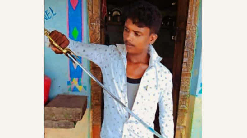 ಆಸ್ಪತ್ರೆ ಕಿಡಕಿಯಿಂದ ಜಿಗಿದು ಕಲಬುರಗಿಯ ವಿಚಾರಣಾಧೀನ ಕೈದಿ ಪರಾರಿ ಆಸ್ಪತ್ರೆ ಕಿಡಕಿಯಿಂದ ಜಿಗಿದು ಕಲಬುರಗಿಯ ವಿಚಾರಣಾಧೀನ ಕೈದಿ ಪರಾರಿ