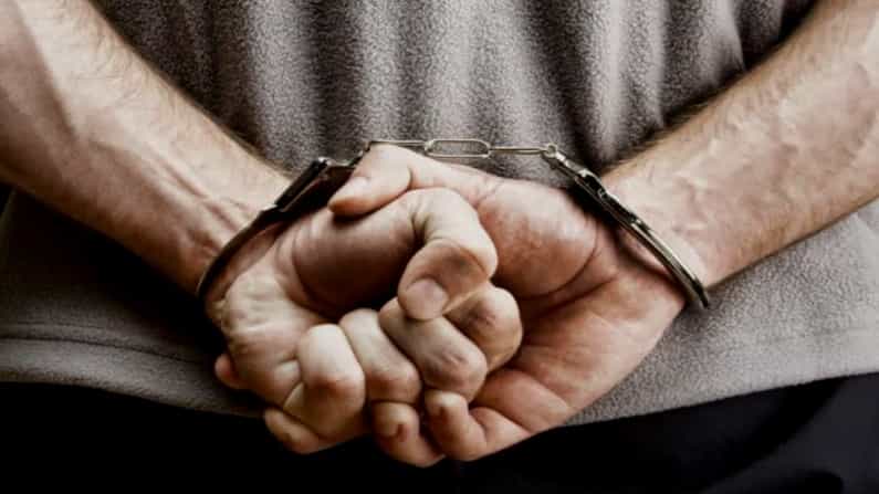 Ragging in Mangalore: ಮಂಗಳೂರಿನಲ್ಲಿ ಮತ್ತೆ ರ್ಯಾಗಿಂಗ್ ಪಿಡುಗು; ಕೇರಳ ಮೂಲದ 6 ನರ್ಸಿಂಗ್ ವಿದ್ಯಾರ್ಥಿಗಳು ಅರೆಸ್ಟ್ Ragging in Mangalore: ಮಂಗಳೂರಿನಲ್ಲಿ ಮತ್ತೆ ರ್ಯಾಗಿಂಗ್ ಪಿಡುಗು; ಕೇರಳ ಮೂಲದ 6 ನರ್ಸಿಂಗ್ ವಿದ್ಯಾರ್ಥಿಗಳು ಅರೆಸ್ಟ್