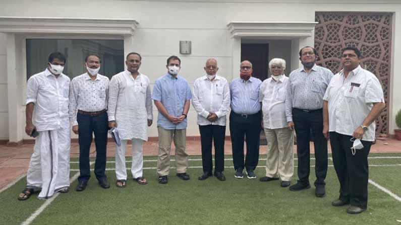 ಗೋವಾ ಕಾಂಗ್ರೆಸ್ ನಾಯಕರೊಂದಿಗೆ ರಾಹುಲ್ ಗಾಂಧಿ ಸಭೆ, ಮುಂಬರುವ ವಿಧಾನ ಸಭೆ ಚುನಾವಣೆ ಸಿದ್ಧತೆ ಕುರಿತು ಚರ್ಚೆ ಗೋವಾ ಕಾಂಗ್ರೆಸ್ ನಾಯಕರೊಂದಿಗೆ ರಾಹುಲ್ ಗಾಂಧಿ ಸಭೆ, ಮುಂಬರುವ ವಿಧಾನ ಸಭೆ ಚುನಾವಣೆ ಸಿದ್ಧತೆ ಕುರಿತು ಚರ್ಚೆ