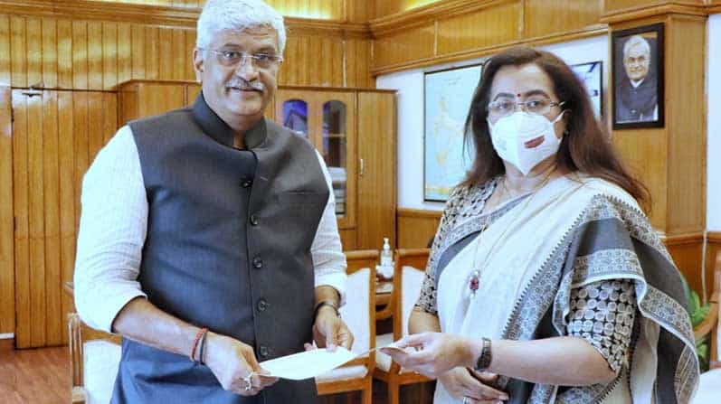 ಕೆಆರ್ಎಸ್ ಸುತ್ತಮುತ್ತಲ ಗಣಿಗಾರಿಕೆ ಬಗ್ಗೆ ಕೇಂದ್ರ ಜಲಶಕ್ತಿ ಸಚಿವರ ಗಮನ ಸೆಳೆದ ಸುಮಲತಾ ಕೆಆರ್ಎಸ್ ಸುತ್ತಮುತ್ತಲ ಗಣಿಗಾರಿಕೆ ಬಗ್ಗೆ ಕೇಂದ್ರ ಜಲಶಕ್ತಿ ಸಚಿವರ ಗಮನ ಸೆಳೆದ ಸುಮಲತಾ
