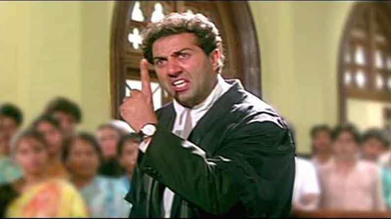ವಿಚಾರಣೆ ವಿಳಂಬವಾಗಿದ್ದಕ್ಕೆ ‘ತಾರೀಖ್ ಪೆ ತಾರೀಖ್’ ಡೈಲಾಗ್ ಕಿರುಚಿ ನ್ಯಾಯಾಲಯದ ಕುರ್ಚಿ,ಕಂಪ್ಯೂಟರ್ ಕಿತ್ತೆಸೆದ ಭೂಪ ವಿಚಾರಣೆ ವಿಳಂಬವಾಗಿದ್ದಕ್ಕೆ ‘ತಾರೀಖ್ ಪೆ ತಾರೀಖ್’ ಡೈಲಾಗ್ ಕಿರುಚಿ ನ್ಯಾಯಾಲಯದ ಕುರ್ಚಿ,ಕಂಪ್ಯೂಟರ್ ಕಿತ್ತೆಸೆದ ಭೂಪ
