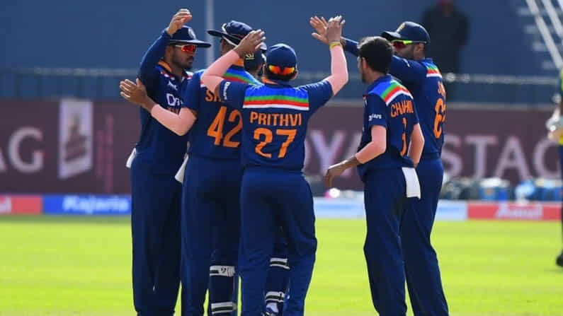 IND vs SL: ಆಸ್ಟ್ರೇಲಿಯಾದ ವಿಶ್ವದಾಖಲೆಯನ್ನು ಪುಡಿಪುಡಿ ಮಾಡಿದ ಟೀಮ್ ಇಂಡಿಯಾ: ಧವನ್ ಪಡೆಯಿಂದ ಹೊಸ ಸಾಧನೆ IND vs SL: ಆಸ್ಟ್ರೇಲಿಯಾದ ವಿಶ್ವದಾಖಲೆಯನ್ನು ಪುಡಿಪುಡಿ ಮಾಡಿದ ಟೀಮ್ ಇಂಡಿಯಾ: ಧವನ್ ಪಡೆಯಿಂದ ಹೊಸ ಸಾಧನೆ