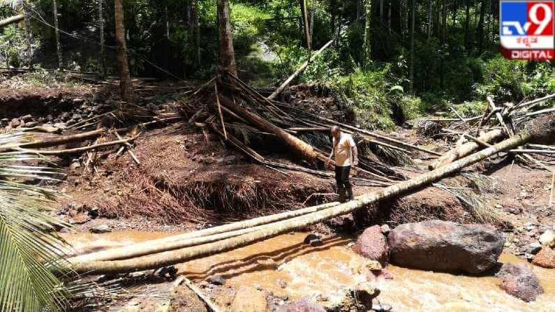 Uttara Kannada Flood: ಕಳಚೆಯ ಕೂಸುಗಳ ಪುನರ್ವಸತಿ: ಆಡಳಿತದ ಮುಂದಿದೆ ಕಳಚೆ ಕಲ್ಲಿನಷ್ಟೇ ಬೃಹತ್ ಸವಾಲು Uttara Kannada Flood: ಕಳಚೆಯ ಕೂಸುಗಳ ಪುನರ್ವಸತಿ: ಆಡಳಿತದ ಮುಂದಿದೆ ಕಳಚೆ ಕಲ್ಲಿನಷ್ಟೇ ಬೃಹತ್ ಸವಾಲು