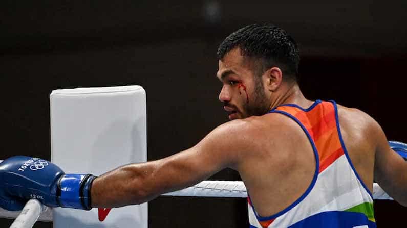 Tokyo Olympics 2020: ಎಡಗಣ್ಣು ಮತ್ತು ಭುಜಕ್ಕೆ ಗಾಯಗೊಂಡು ಒಲಂಪಿಕ್ಸ್ನಿಂದಲೇ ಹೊರಬಿದ್ದ ಬಾಕ್ಸರ್ ವಿಕಾಸ ಕೃಷ್ಣನ್ Tokyo Olympics 2020: ಎಡಗಣ್ಣು ಮತ್ತು ಭುಜಕ್ಕೆ ಗಾಯಗೊಂಡು ಒಲಂಪಿಕ್ಸ್ನಿಂದಲೇ ಹೊರಬಿದ್ದ ಬಾಕ್ಸರ್ ವಿಕಾಸ ಕೃಷ್ಣನ್