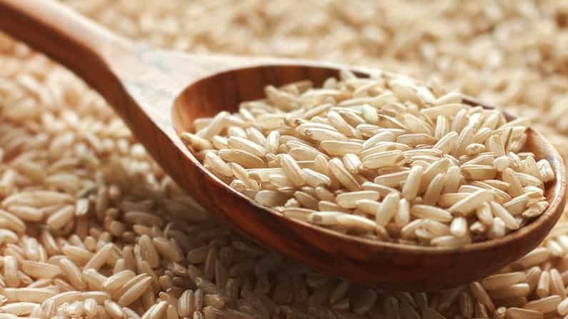 Brown Rice: ಕುಚ್ಚಲಕ್ಕಿಯಲ್ಲಿ ಅಡಗಿದೆ ಸೌಂದರ್ಯ ಹೆಚ್ಚಿಸುವ ಗುಣಗಳು Brown Rice: ಕುಚ್ಚಲಕ್ಕಿಯಲ್ಲಿ ಅಡಗಿದೆ ಸೌಂದರ್ಯ ಹೆಚ್ಚಿಸುವ ಗುಣಗಳು