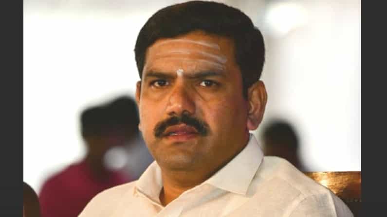 ವಿಜಯೇಂದ್ರ ಟ್ವೀಟ್, ಸಿಸಿಬಿ ಪೊಲೀಸರಿಗೆ ಒತ್ತಡ ಹೆಚ್ಚಳ, ರಾಜಣ್ಣ ನನ್ನ ಪಿಎ ಅಲ್ಲ ನನಗೆ ಗೊತ್ತಿರುವ ಹುಡುಗ ಅಷ್ಟೇ ಎಂದ ಸಚಿವ ರಾಮುಲು