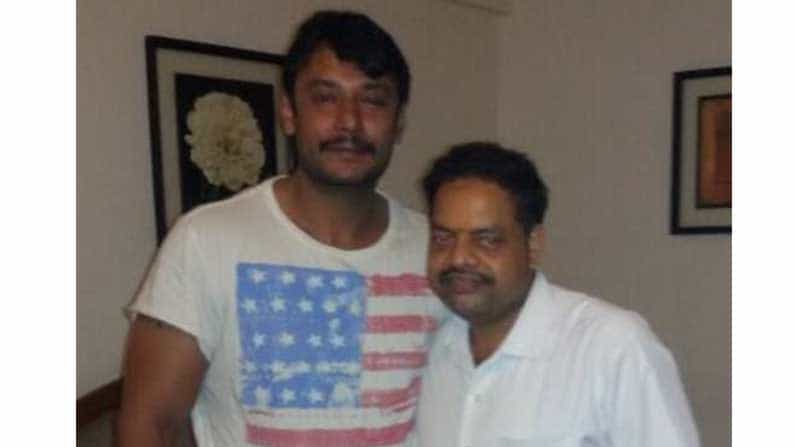 ದರ್ಶನ್ ಹಲ್ಲೆ ಪ್ರಕರಣಕ್ಕೆ ಸ್ಫೋಟಕ ತಿರುವು; ಅಂದು ಯಾವುದೇ ಜಗಳ ನಡೆದೇ ಇಲ್ಲ ಎಂದ ಗಂಗಾಧರ್ ದರ್ಶನ್ ಹಲ್ಲೆ ಪ್ರಕರಣಕ್ಕೆ ಸ್ಫೋಟಕ ತಿರುವು; ಅಂದು ಯಾವುದೇ ಜಗಳ ನಡೆದೇ ಇಲ್ಲ ಎಂದ ಗಂಗಾಧರ್