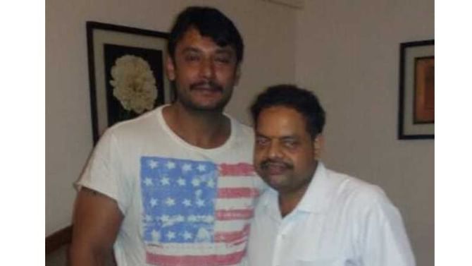 ದರ್ಶನ್ ಹಲ್ಲೆ ಪ್ರಕರಣಕ್ಕೆ ಸ್ಫೋಟಕ ತಿರುವು; ಅಂದು ಯಾವುದೇ ಜಗಳ ನಡೆದೇ ಇಲ್ಲ ಎಂದ ಗಂಗಾಧರ್ ದರ್ಶನ್ ಹಲ್ಲೆ ಪ್ರಕರಣಕ್ಕೆ ಸ್ಫೋಟಕ ತಿರುವು; ಅಂದು ಯಾವುದೇ ಜಗಳ ನಡೆದೇ ಇಲ್ಲ ಎಂದ ಗಂಗಾಧರ್