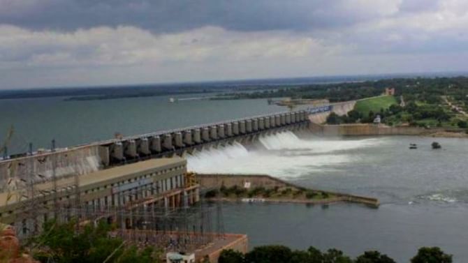 KRS Dam: ಕಬಿನಿ ಜಲಾನಯನ ಪ್ರದೇಶದಲ್ಲಿ ಬಿರುಸುಗೊಂಡ ಮಳೆ, ಕೆಆರ್ಎಸ್ ಅಣೆಕಟ್ಟೆಯಲ್ಲಿ ನೀರಿನ ಮಟ್ಟ ಎಷ್ಟಿದೆ ಈಗ? KRS Dam: ಕಬಿನಿ ಜಲಾನಯನ ಪ್ರದೇಶದಲ್ಲಿ ಬಿರುಸುಗೊಂಡ ಮಳೆ, ಕೆಆರ್ಎಸ್ ಅಣೆಕಟ್ಟೆಯಲ್ಲಿ ನೀರಿನ ಮಟ್ಟ ಎಷ್ಟಿದೆ ಈಗ?